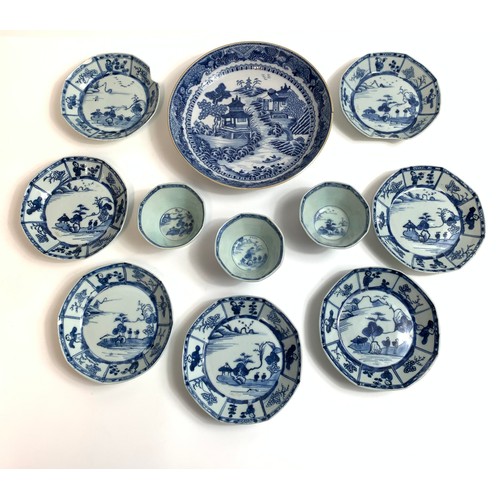 40 - GROUP OF ELEVEN CHINESE BLUE AND WHITE WARES
QING DYNASTY, 18TH CENTURY
[some pieces damaged, please... 