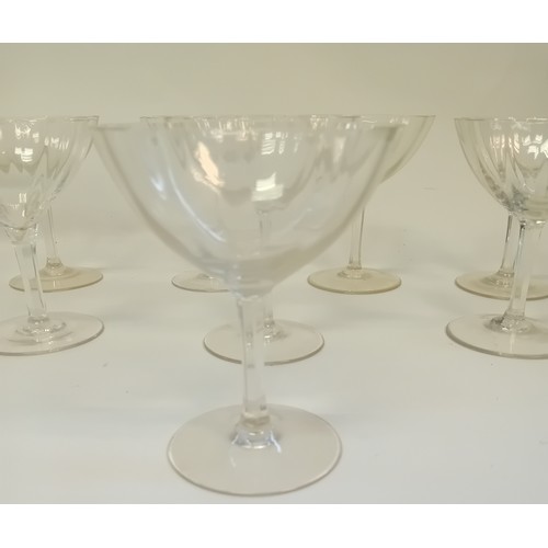 116 - Set of 7 Vintage Martini scallop shaped glasses