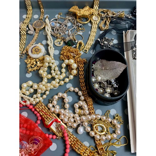 47 - Large collection of costume jewellery to include silver leaf pendant ,ladies necklaces, brooches, ri... 