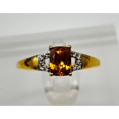 30 - 10ct Gold emerald orange Tormaline ladies ring 
Weight - 1.92g
Size - P