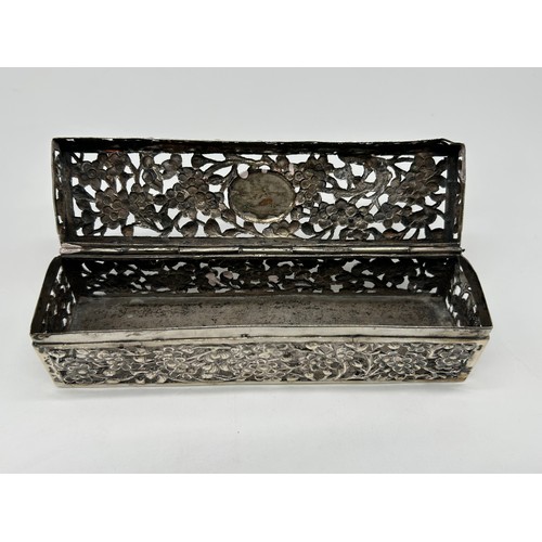 8 - 19th century Chinese Export box and cover Ho Ho circa 1890, pierced rectangular form with hinged lid... 