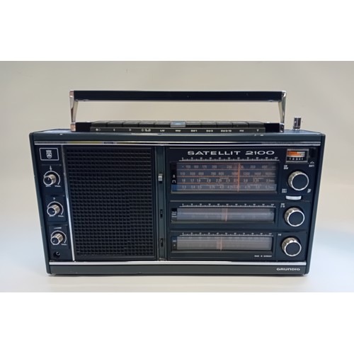 298 - Vintage Grundig Satellit 2100 Stereo and Aiko Stereo Radio Cassette Recorder (No wires) Works with b... 