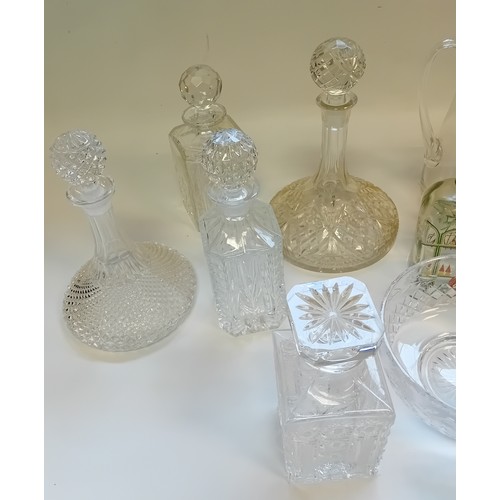 400 - Mixed lot of crystal to include cut crystal ships decanters, square decanters, Creamers jugs, Star W... 