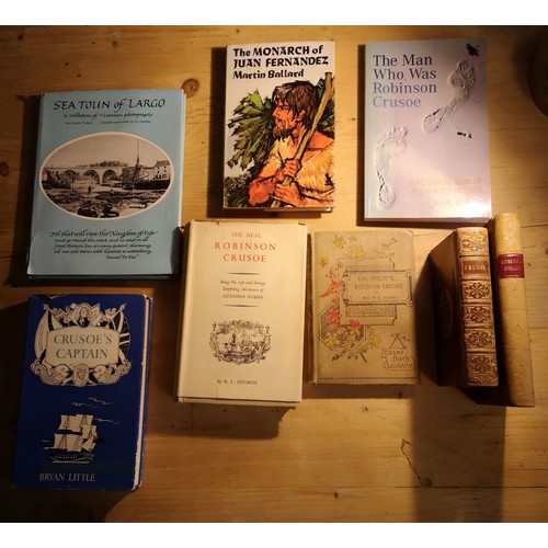 369 - Books and Booklets on Dunfermline, Dunfermline Landmarks and surrounding areas, to include:

The Haw... 