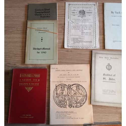 370 - Books and Booklets On Dunfermline and Surrounding areas to include vintage pamphlets as pictured.