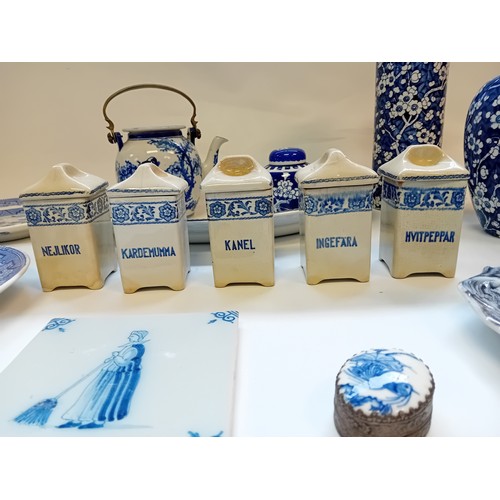 265 - Collection of blue and white ware to include Ginger Jars, vase, platter plate, Victorian jug and pla... 