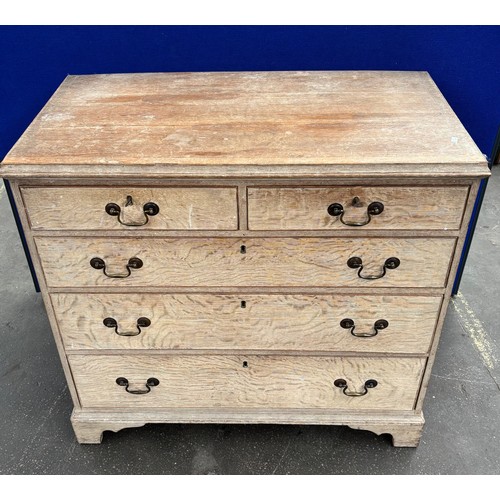 456 - Bleached oak 2 over 3 chest of drawers with working keys 
Height - 92cm
Length - 100cm
Depth - 52cm