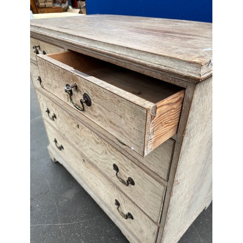 456 - Bleached oak 2 over 3 chest of drawers with working keys 
Height - 92cm
Length - 100cm
Depth - 52cm