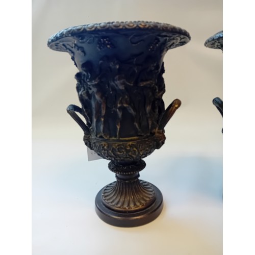 138 - Pair of Bronze Neoclassical urns 
[3x25cm]