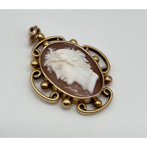 18 - 9ct Gold Cameo Pendant 
Weight - 4.42g