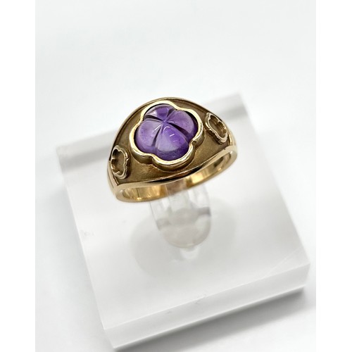 17 - 18ct vintage amethyst ring, size N, [7.35g]