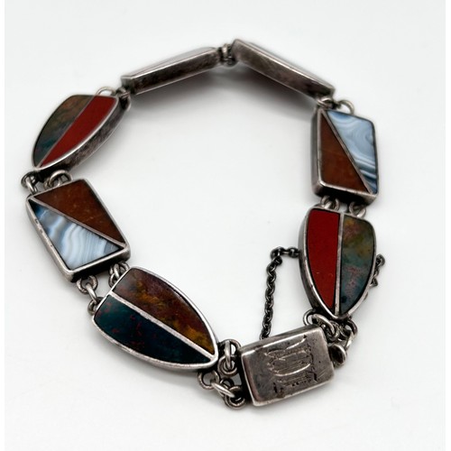 52 - Antique Scottish Silver Agate Bracelet by Joseph Cook & Son, Birmingham 1936

Weight - 21.73g