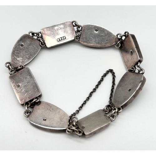 52 - Antique Scottish Silver Agate Bracelet by Joseph Cook & Son, Birmingham 1936

Weight - 21.73g