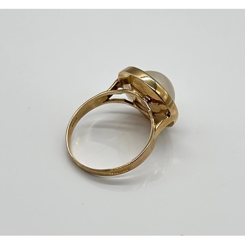 25 - 9ct Gold ladies Mabe Pearl ring 

Size - N/O
Weight - 2.73g