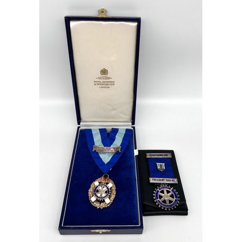 97 - Two cased Silver Rotary International medals by Toye Kenning & Spencer
Dunfermline President 1986-87... 