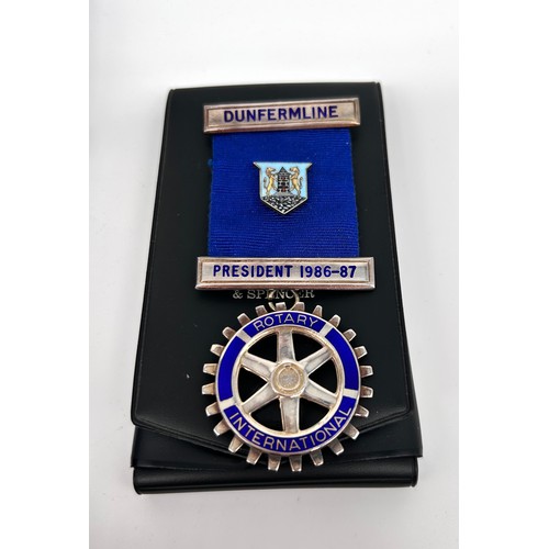 97 - Two cased Silver Rotary International medals by Toye Kenning & Spencer
Dunfermline President 1986-87... 