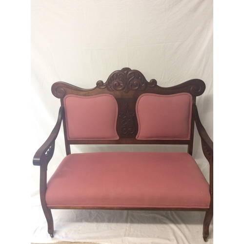 140 - Victorian 2 seater parlour couch.