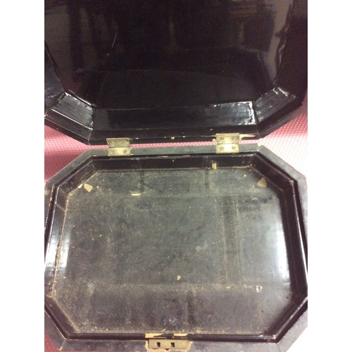 152 - Early Chinese document box with geisha girl scene.