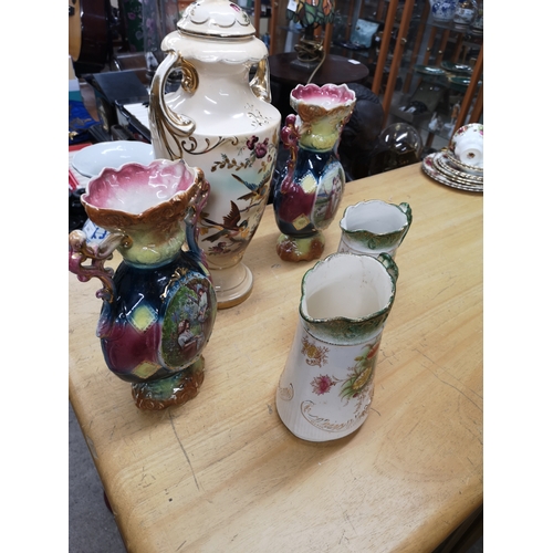 532 - Lot of Victorian vases.