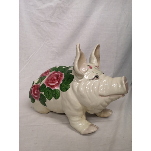 154 - Large early wemyss style  cabbage rose pig. No marking s.