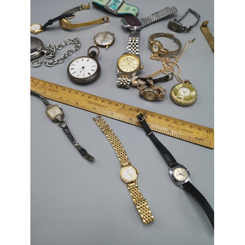 5b - Lot of vintage watches to include pocket watch etc.