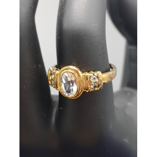 41b - 9ct gold White topaz ring . size m.