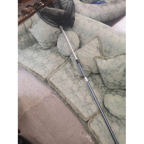 111a - Extending trout landing net.