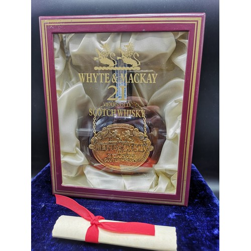 235 - 21 year old whyte mackay decanter set in fitted display box with certificate of authenticity full se... 