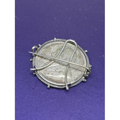 7a - 1894 South African 2 shilling silver brooch.