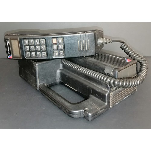 465 - Vintage Motorola 1980s mobile phone unit..