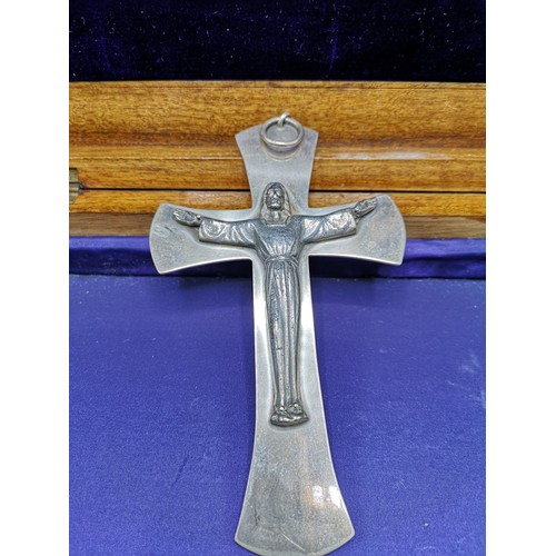 48 - Large silver 925 priests Cross with Christ on Cross to front 123 Grams.