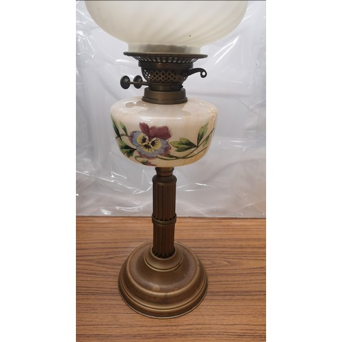 225 - Stunning Victorian glass / brass columned oil lamp with vase line glass shade etc approximately 2 ft... 