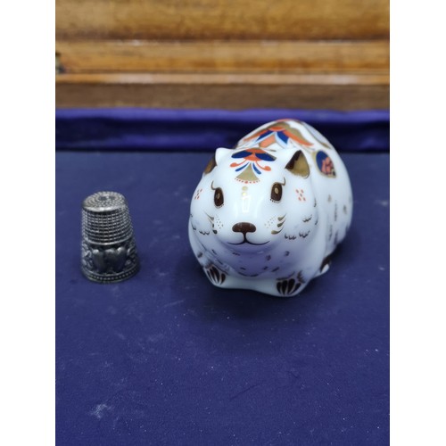 86 - Royal Crown Derby Collectors Guild Bank Vole mouse paperweight with Gold stopper Box & Certificate.