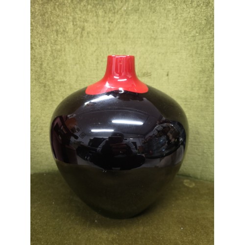 90 - Large Royal doulton flambé vase rouge et noir 1616 22cm x 18cm.