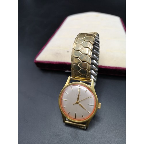 10a - Elgin gents wrist watch with expanding bracelet.  In working order.