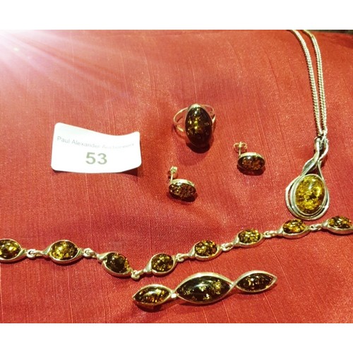 53 - Vintage Silver Suite of Jewellery Set With Baltic Amber Pendant And Brooch, Ear Rings, Bracelet And ... 