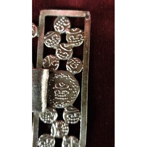 8a - Continental Possibly Arabic White Metal Belt Buckle With 4 Armed God Centre Panel.Arabic Style Writi... 