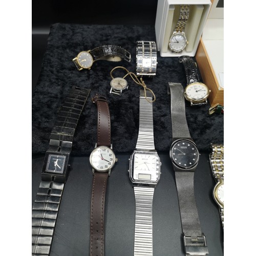 35 - Lot of watches to include accurist etc.