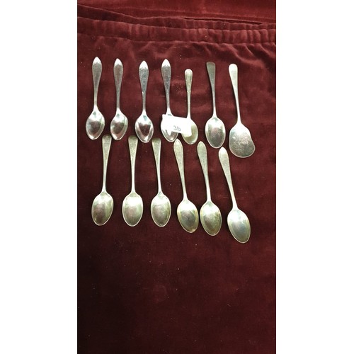 3b - Large selection of silver Hall marked tea spoons. 177 grams..