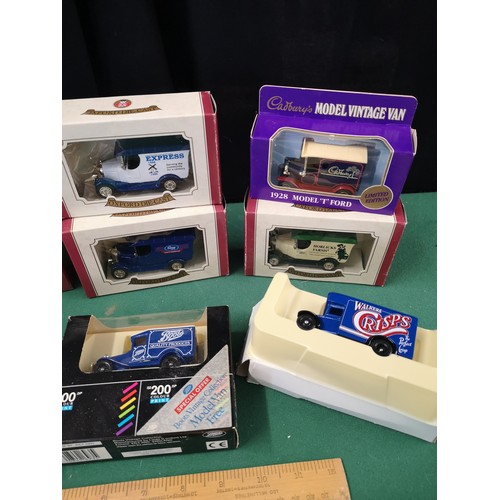 202 - Lot of car model boxed.