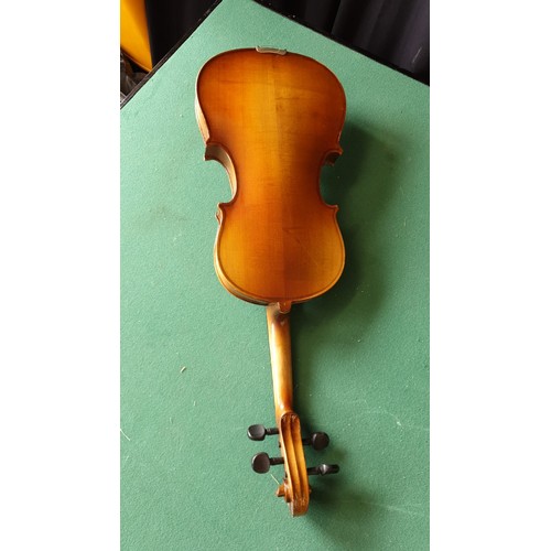 218 - Musicians violin.