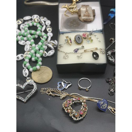 179 - Lot of costume Jewellery etc.