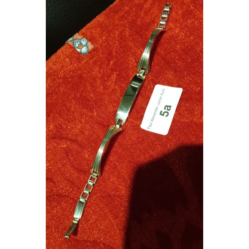 5a - Unusual And Very Beautiful Silver Hallmarked ID Bracelet no Name on Centre Bar So Can Be Bought as G... 