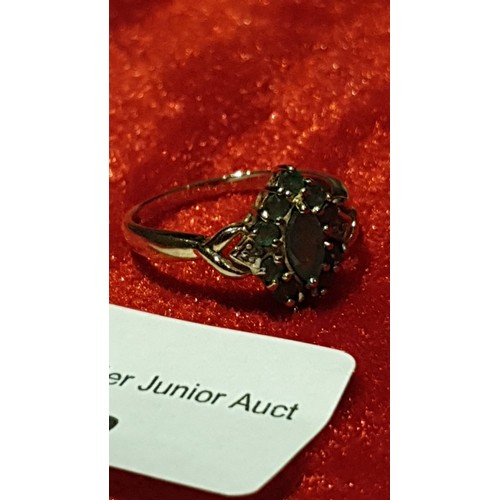 6a - Ladies 9ct Gold Diamond and Green Stone Ring  Beautiful Setting Ring.