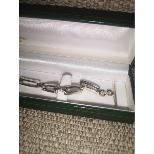 70a - Very heavy silver t bar bracelet.