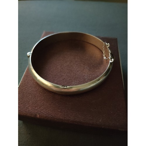 119d - Silver bangle.
