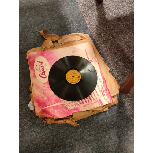 202 - 1900S Early oak Gramaphone complete with records and still plays .