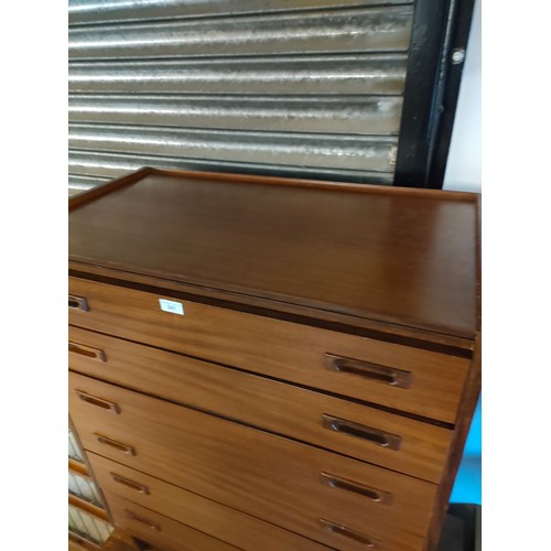 241 - White and newton ltd mid century 6 drawer chest in very good condition .