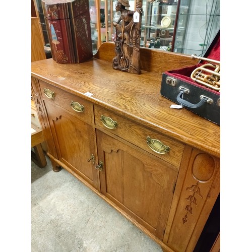 289 - Large art nouveau beautiful oak sideboard .