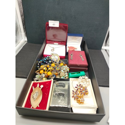 41 - Lot of  jewellery etc includes silver chain and pendant.